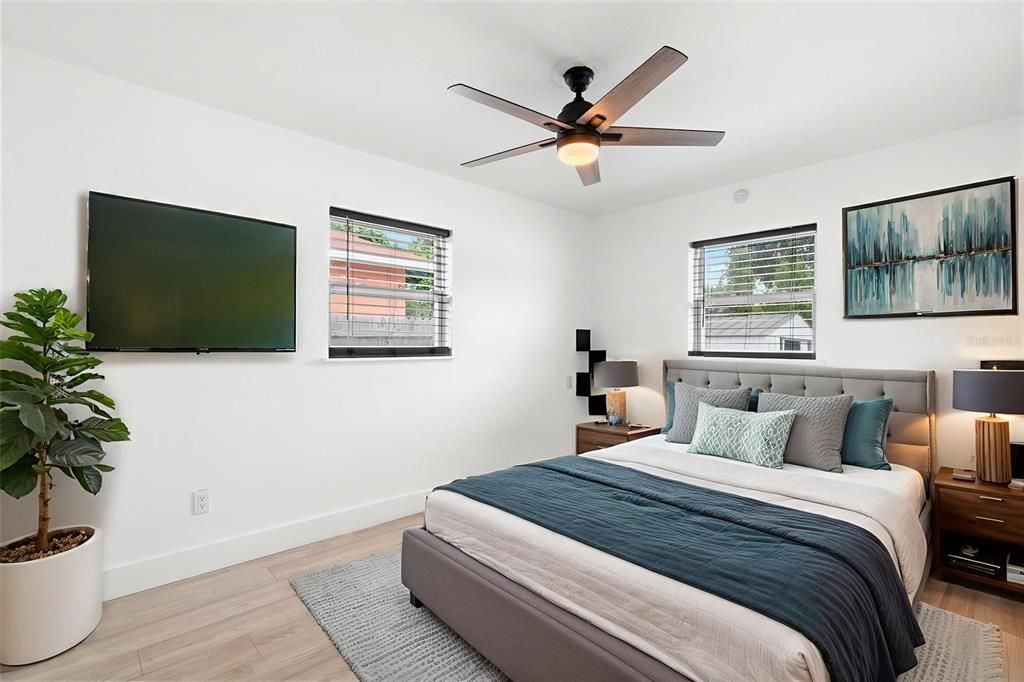 For Rent: $2,300 (3 beds, 1 baths, 930 Square Feet)