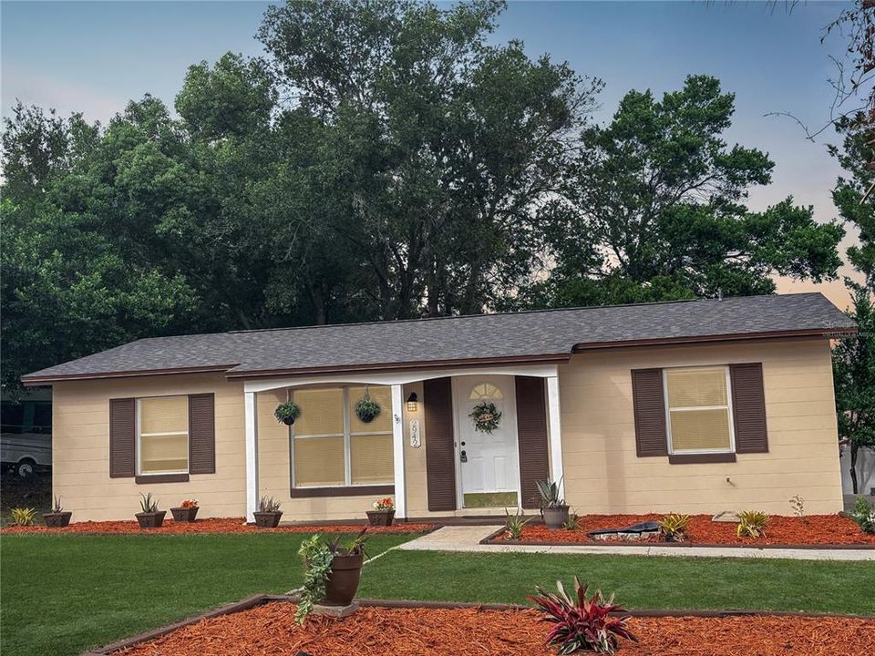 For Sale: $249,900 (2 beds, 2 baths, 969 Square Feet)