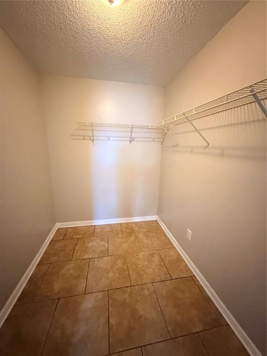 For Sale: $249,900 (2 beds, 2 baths, 969 Square Feet)