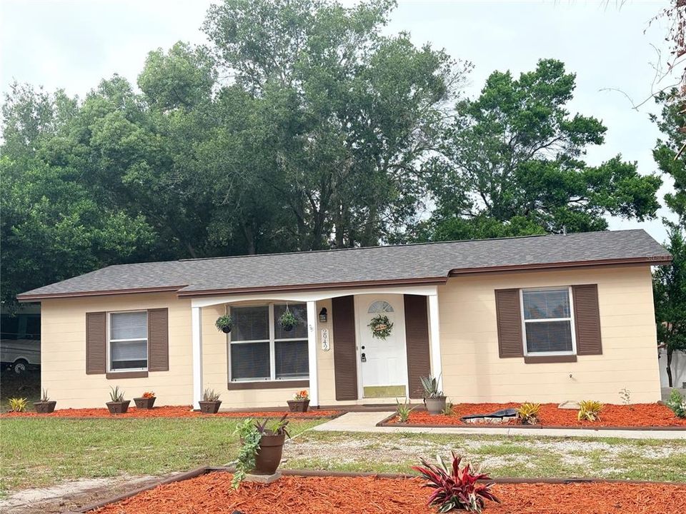 For Sale: $249,900 (2 beds, 2 baths, 969 Square Feet)