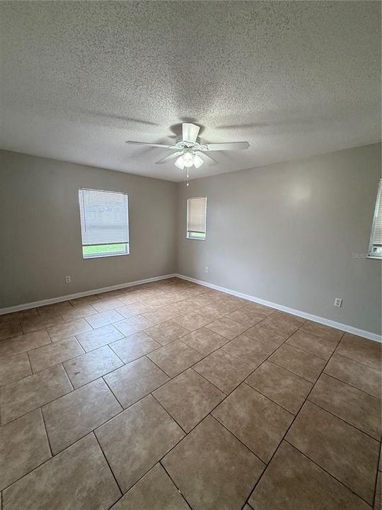 For Sale: $249,900 (2 beds, 2 baths, 969 Square Feet)