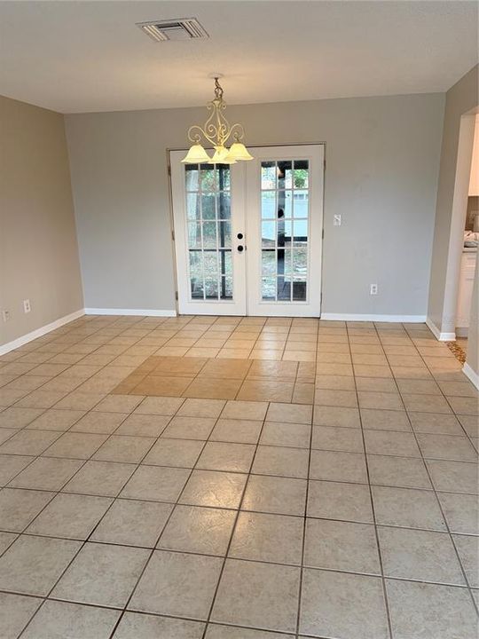 For Sale: $249,900 (2 beds, 2 baths, 969 Square Feet)