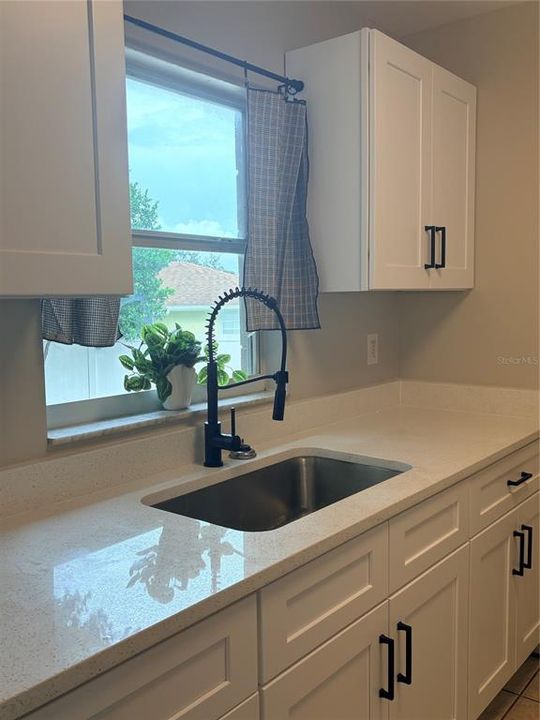 For Sale: $249,900 (2 beds, 2 baths, 969 Square Feet)