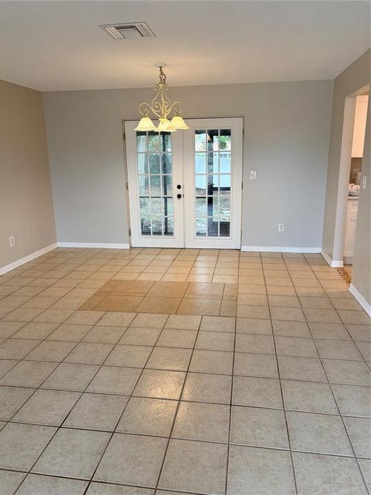 For Sale: $249,900 (2 beds, 2 baths, 969 Square Feet)