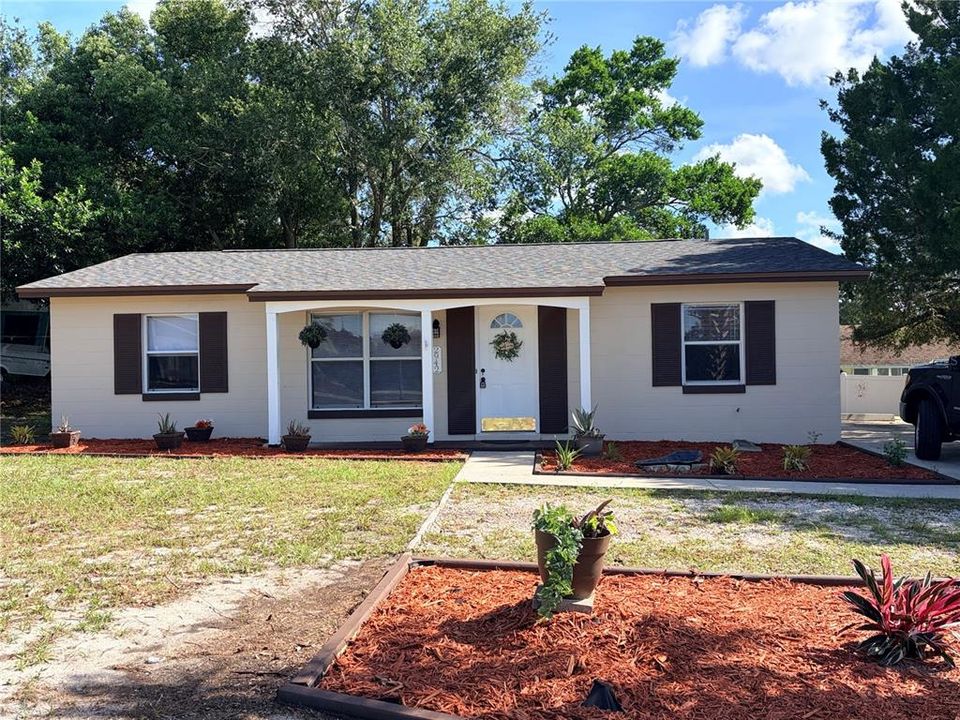 For Sale: $249,900 (2 beds, 2 baths, 969 Square Feet)