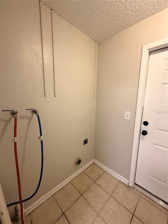 For Sale: $249,900 (2 beds, 2 baths, 969 Square Feet)