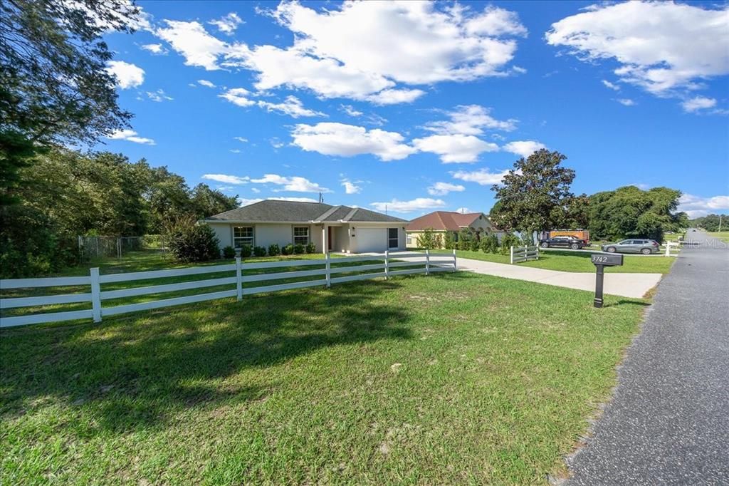 For Sale: $265,000 (3 beds, 2 baths, 1304 Square Feet)