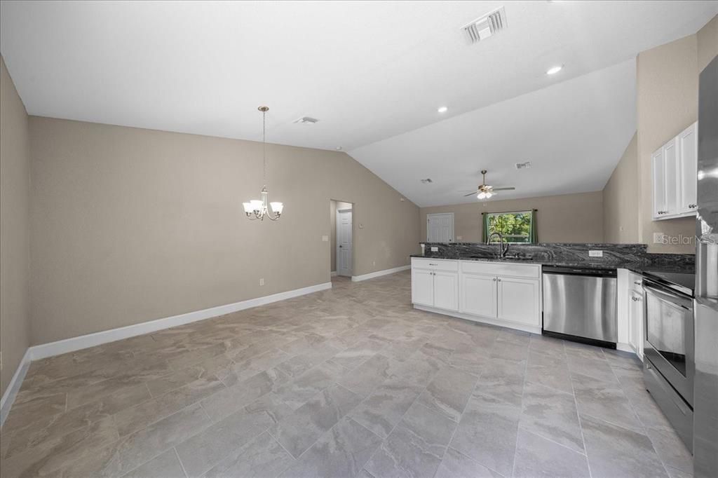 For Sale: $265,000 (3 beds, 2 baths, 1304 Square Feet)