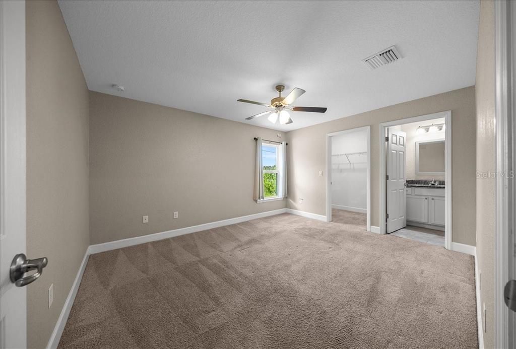 For Sale: $265,000 (3 beds, 2 baths, 1304 Square Feet)