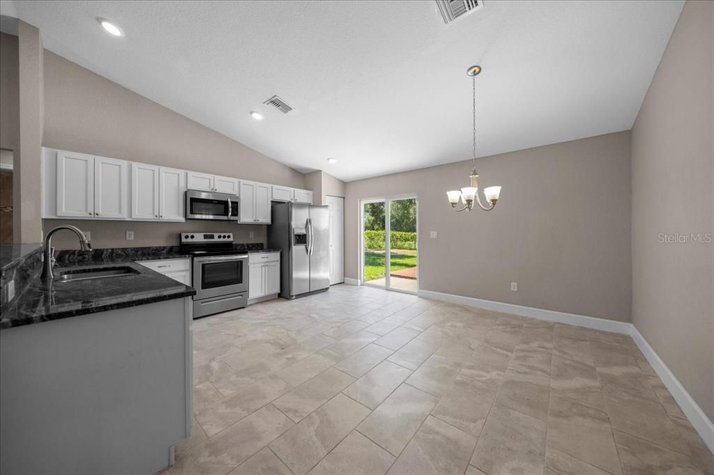 For Sale: $265,000 (3 beds, 2 baths, 1304 Square Feet)
