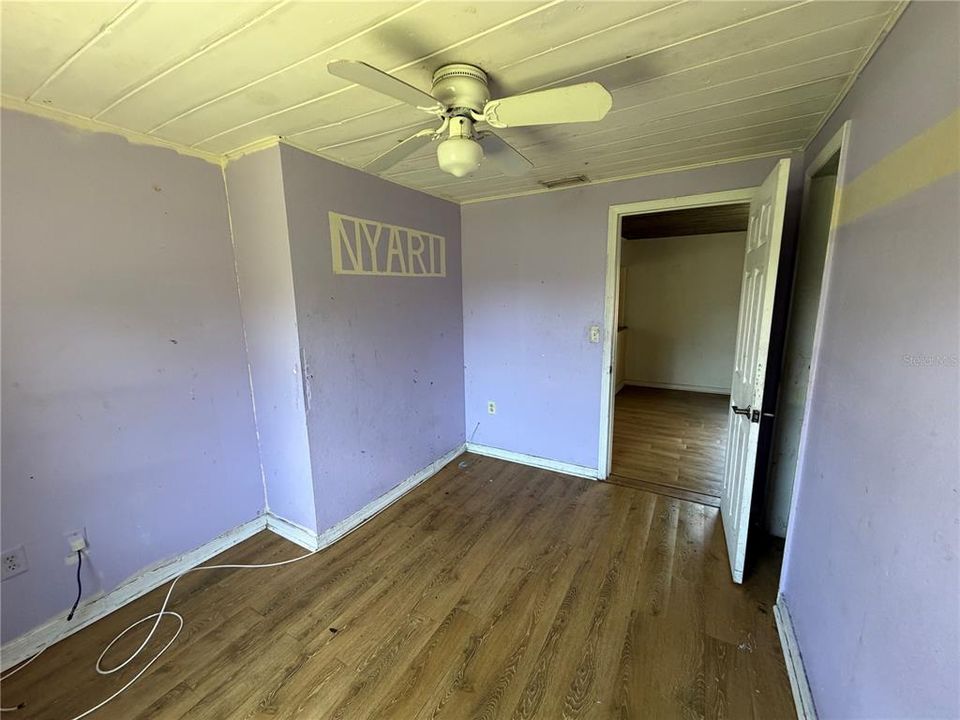For Sale: $167,000 (3 beds, 1 baths, 936 Square Feet)