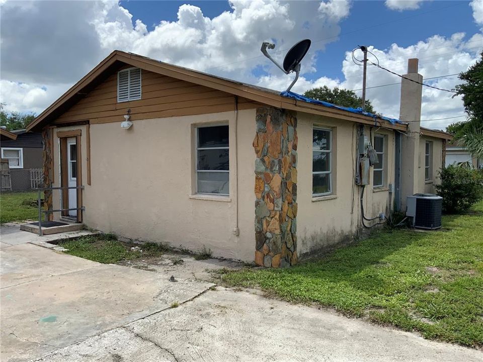 For Sale: $167,000 (3 beds, 1 baths, 936 Square Feet)