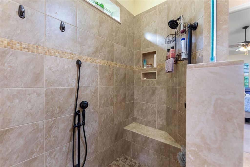 En Venta: $595,000 (2 camas, 2 baños, 2267 Pies cuadrados)