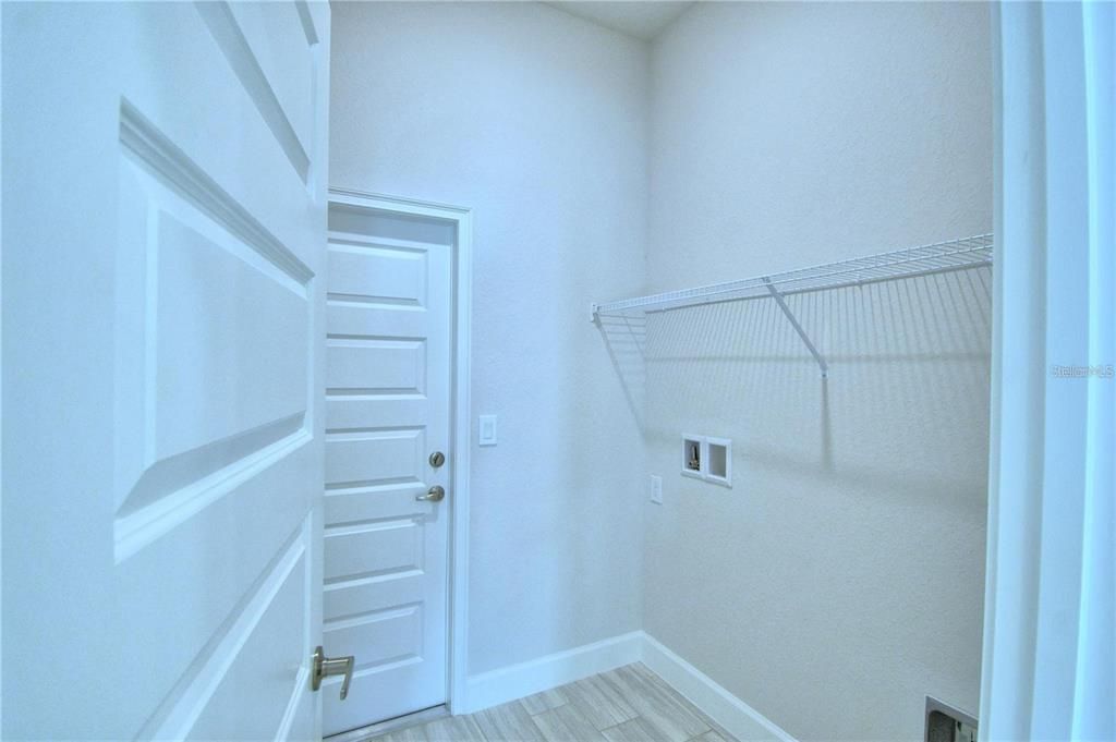 En Venta: $365,659 (4 camas, 3 baños, 1820 Pies cuadrados)