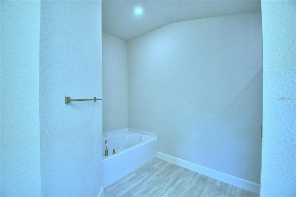 En Venta: $365,659 (4 camas, 3 baños, 1820 Pies cuadrados)