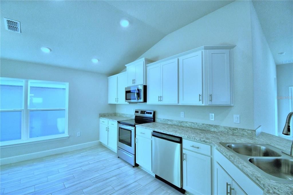 En Venta: $365,659 (4 camas, 3 baños, 1820 Pies cuadrados)
