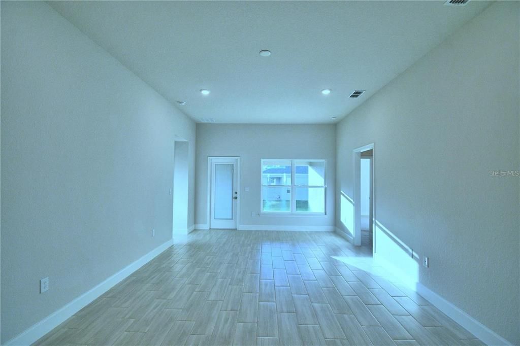 En Venta: $365,659 (4 camas, 3 baños, 1820 Pies cuadrados)