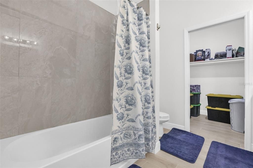 For Sale: $269,900 (3 beds, 2 baths, 1335 Square Feet)