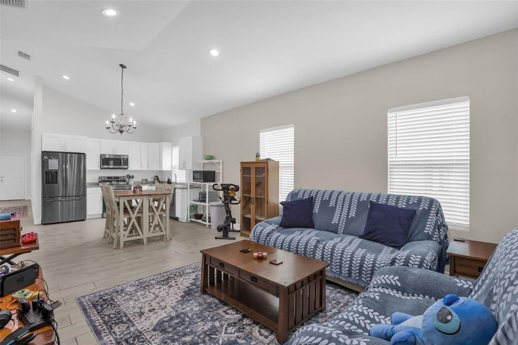 For Sale: $269,900 (3 beds, 2 baths, 1335 Square Feet)