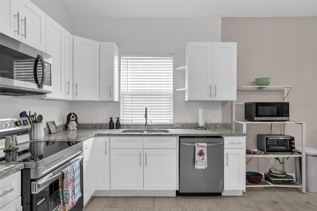 For Sale: $269,900 (3 beds, 2 baths, 1335 Square Feet)