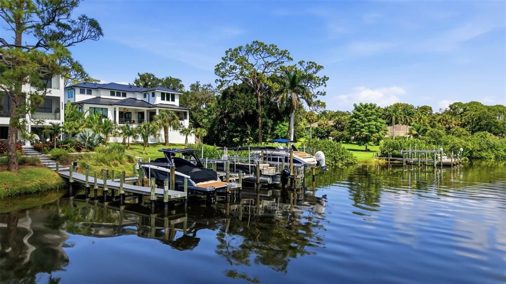 For Sale: $2,385,000 (4 beds, 3 baths, 3130 Square Feet)