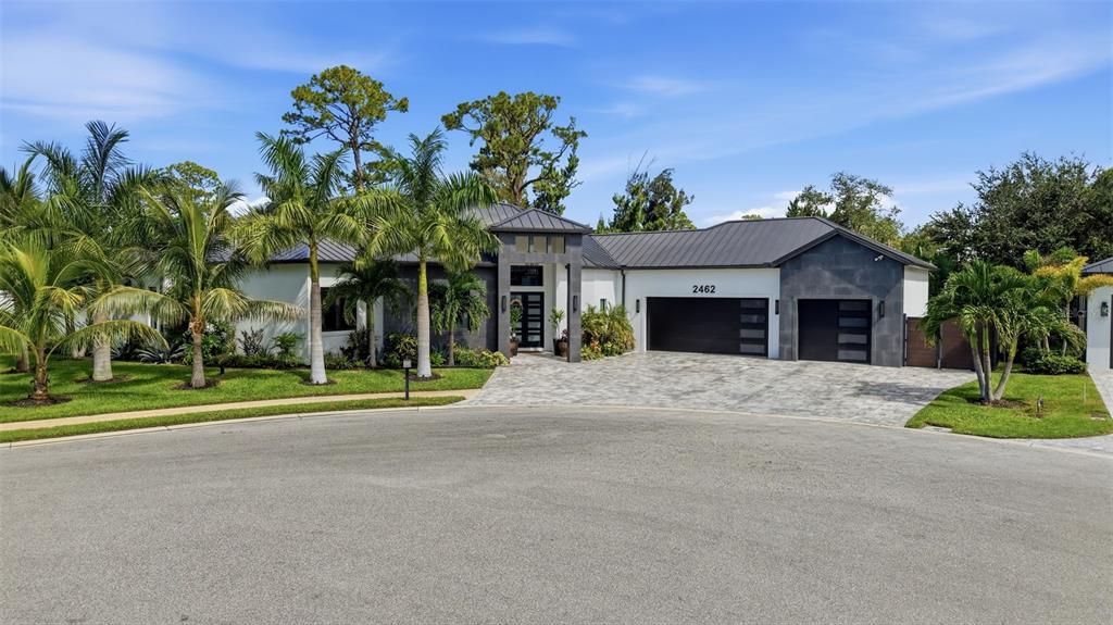 For Sale: $2,385,000 (4 beds, 3 baths, 3130 Square Feet)