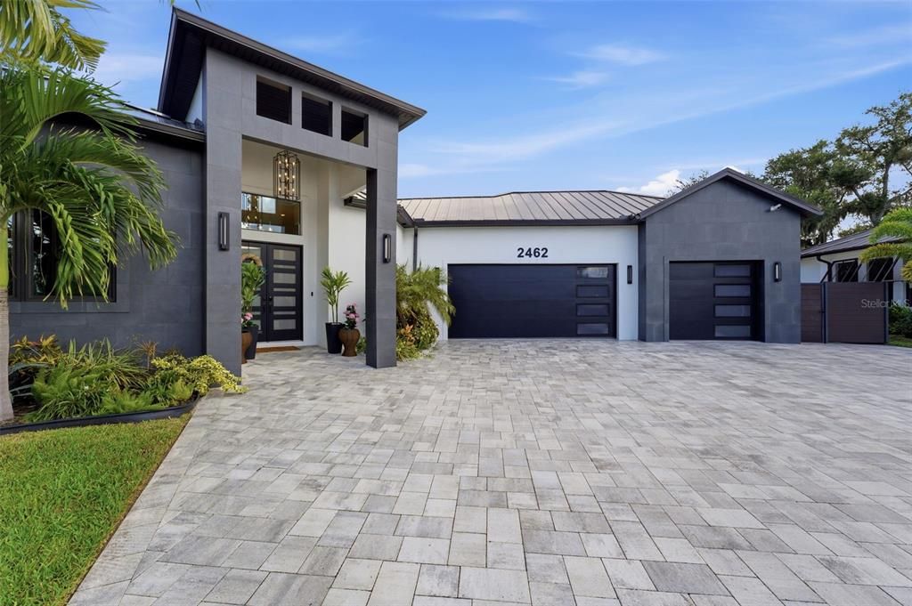 For Sale: $2,385,000 (4 beds, 3 baths, 3130 Square Feet)