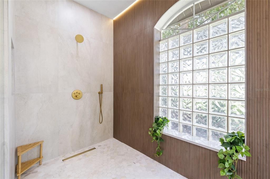 Active With Contract: $1,150,000 (4 beds, 3 baths, 3652 Square Feet)