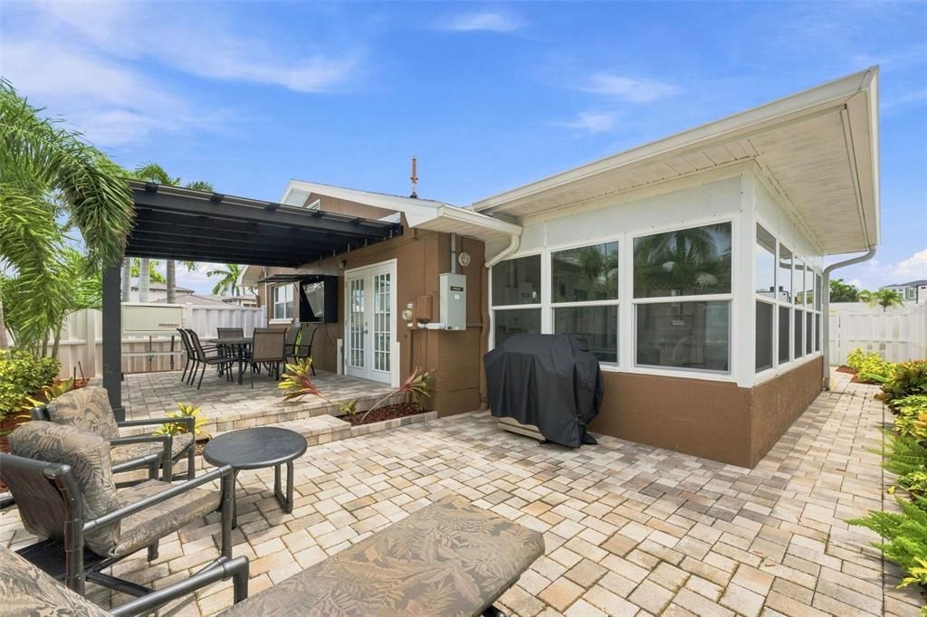 For Sale: $579,500 (2 beds, 2 baths, 1346 Square Feet)