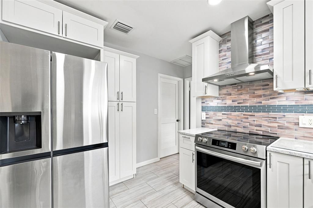 For Sale: $579,500 (2 beds, 2 baths, 1346 Square Feet)