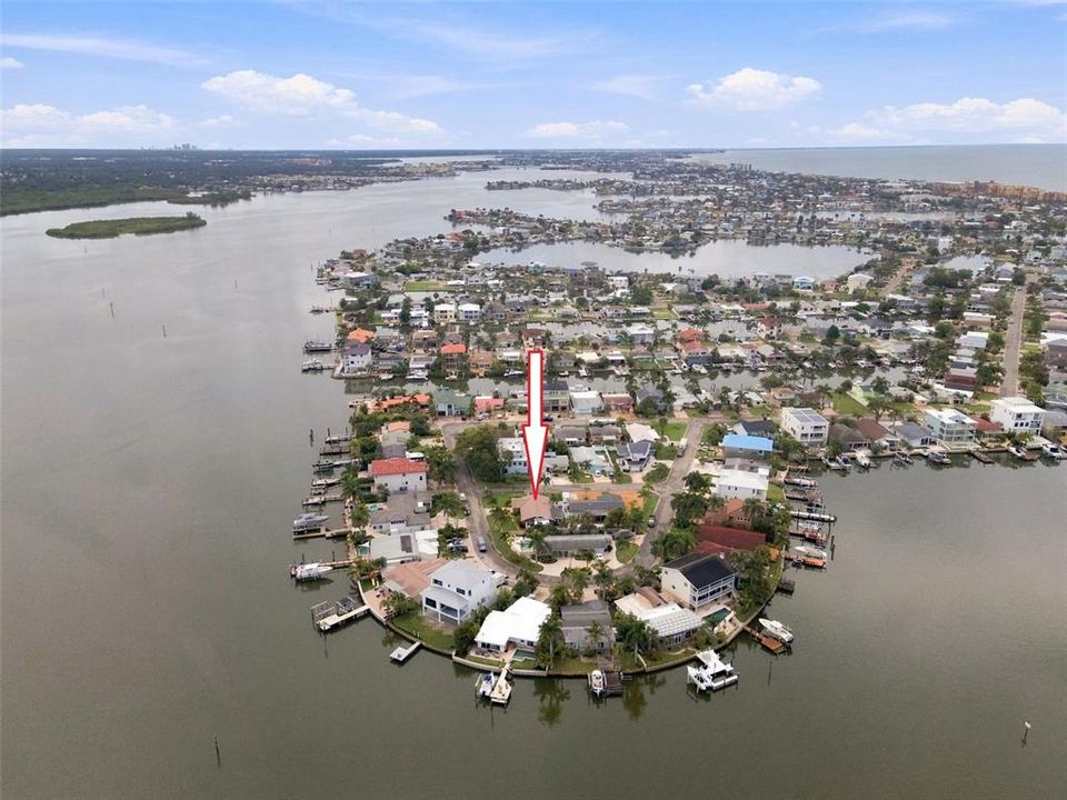 For Sale: $579,500 (2 beds, 2 baths, 1346 Square Feet)