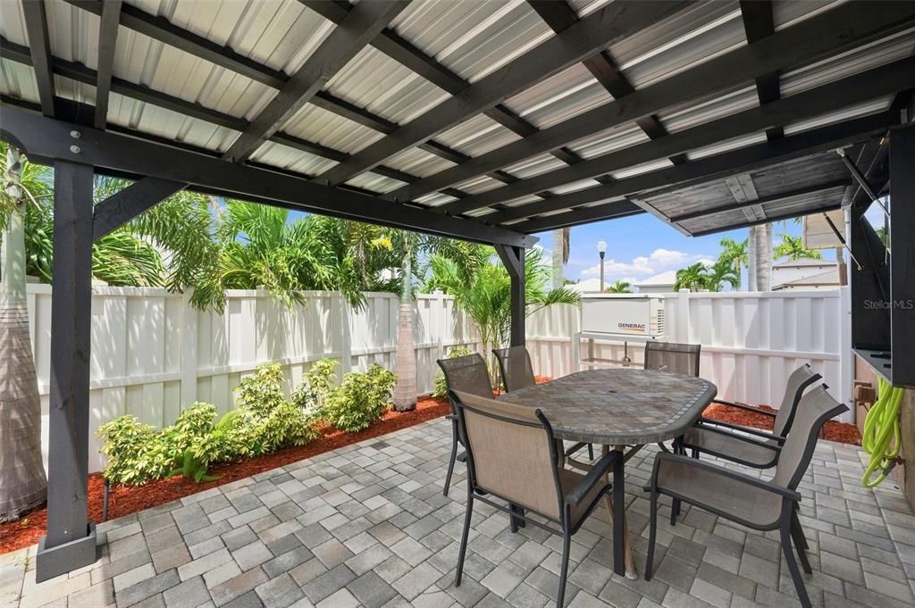 For Sale: $579,500 (2 beds, 2 baths, 1346 Square Feet)