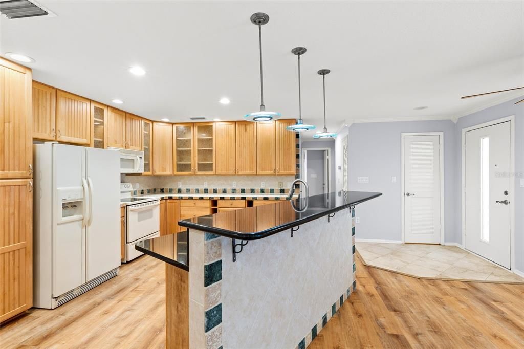 En Venta: $229,000 (2 camas, 2 baños, 1060 Pies cuadrados)