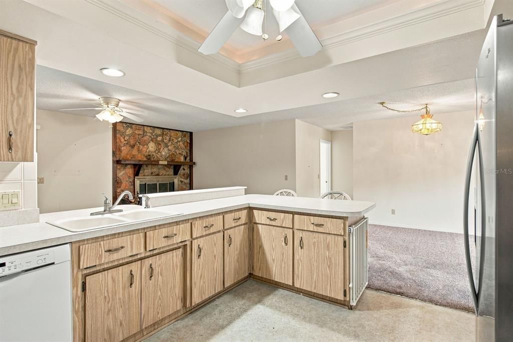 На продажу: $469,900 (3 спален, 2 ванн, 1800 Квадратных фут)