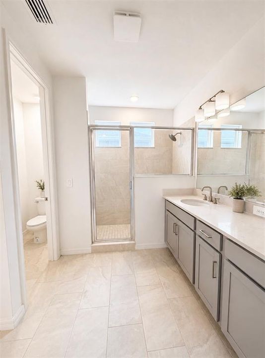 For Rent: $2,399 (3 beds, 2 baths, 1992 Square Feet)