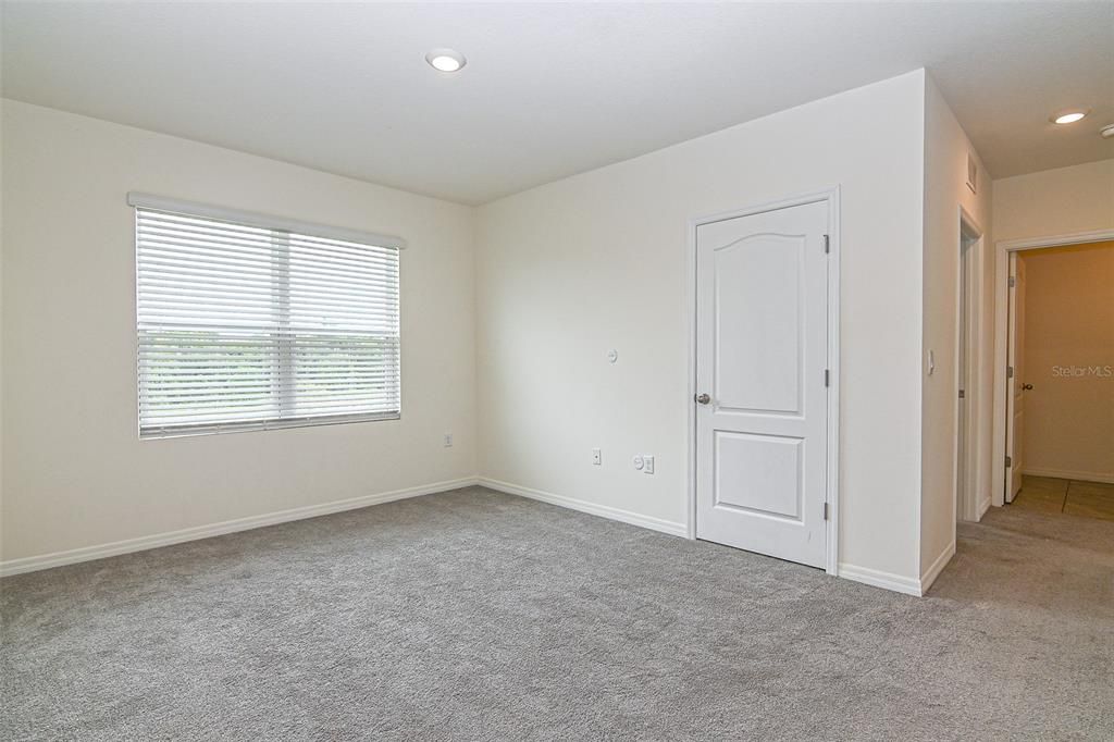 В аренду: $2,700 (5 спален, 3 ванн, 2696 Квадратных фут)