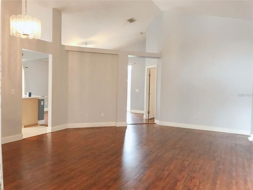 For Rent: $2,500 (3 beds, 2 baths, 1570 Square Feet)