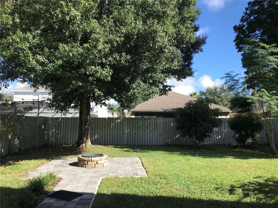 For Rent: $2,500 (3 beds, 2 baths, 1570 Square Feet)
