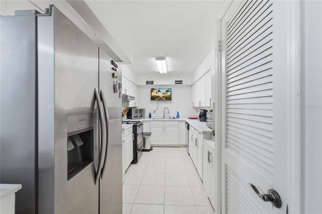 На продажу: $299,900 (3 спален, 2 ванн, 1277 Квадратных фут)