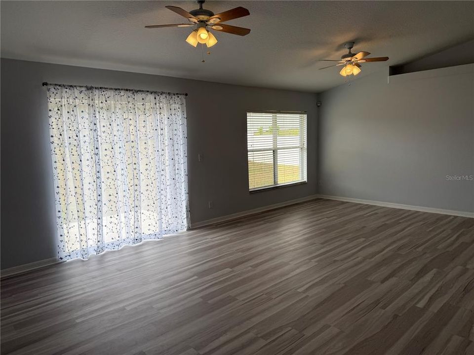 For Rent: $2,275 (3 beds, 2 baths, 1462 Square Feet)