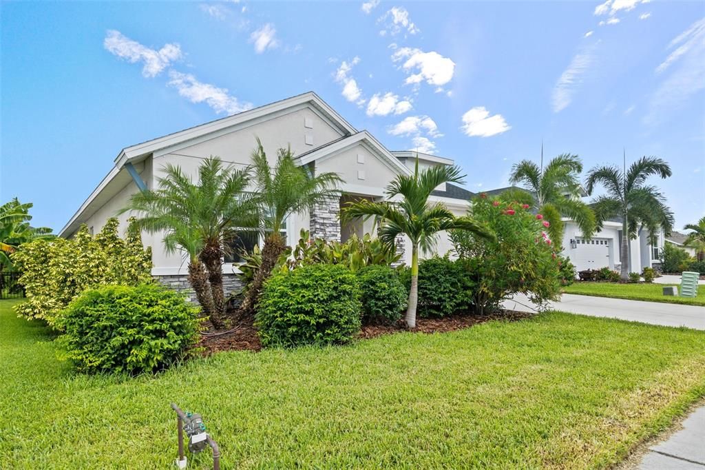 For Sale: $529,999 (4 beds, 3 baths, 2417 Square Feet)