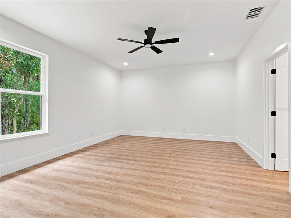 For Sale: $775,000 (6 beds, 3 baths, 3825 Square Feet)