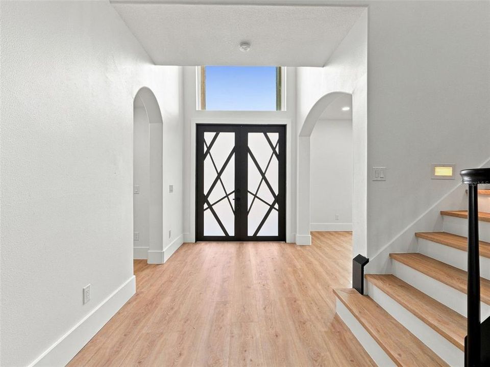 For Sale: $775,000 (6 beds, 3 baths, 3825 Square Feet)
