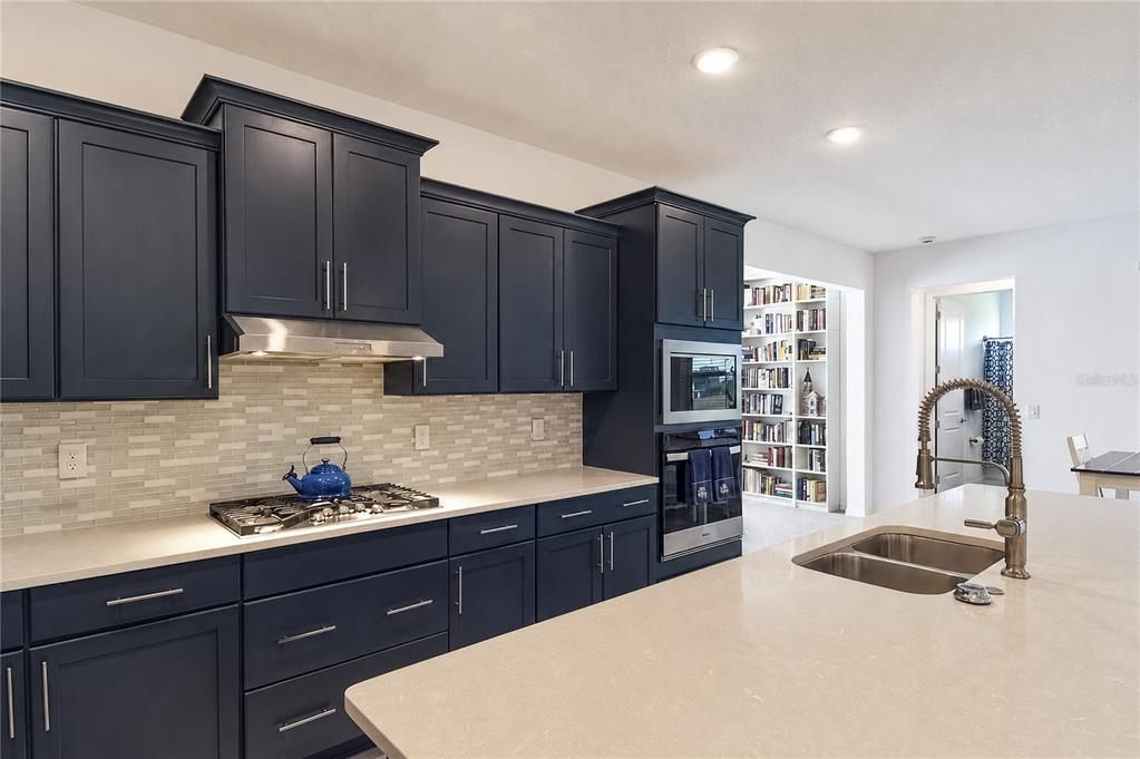 For Sale: $569,000 (5 beds, 4 baths, 3191 Square Feet)