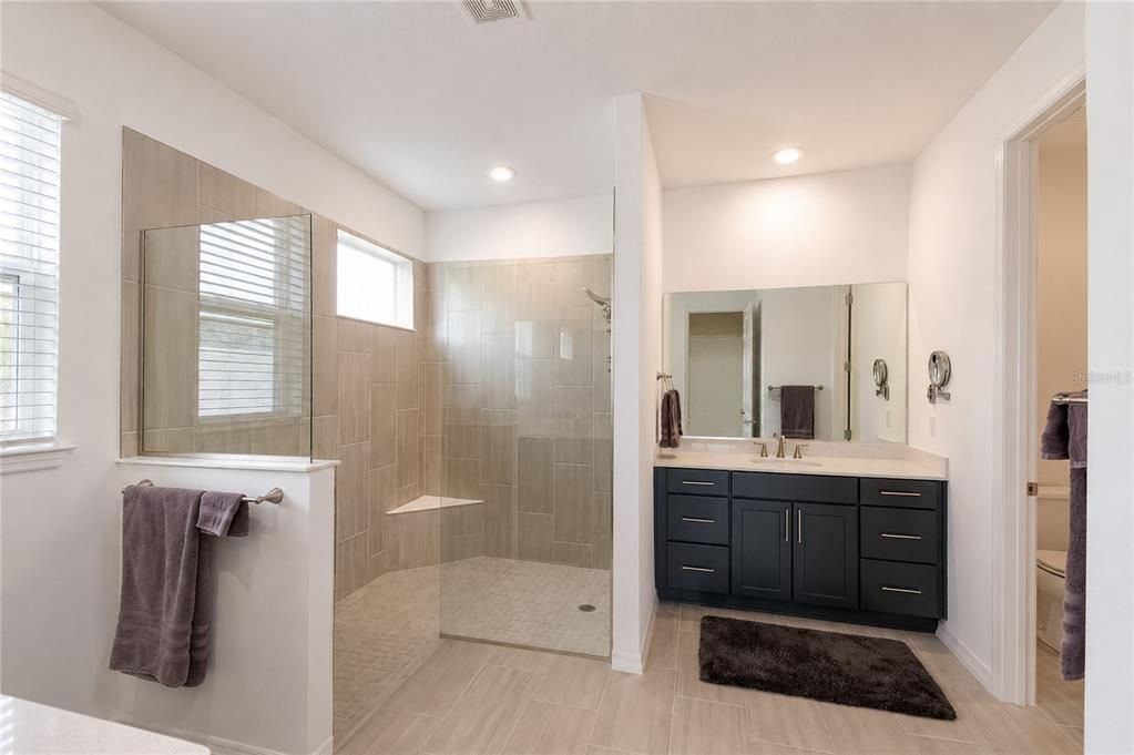 For Sale: $569,000 (5 beds, 4 baths, 3191 Square Feet)