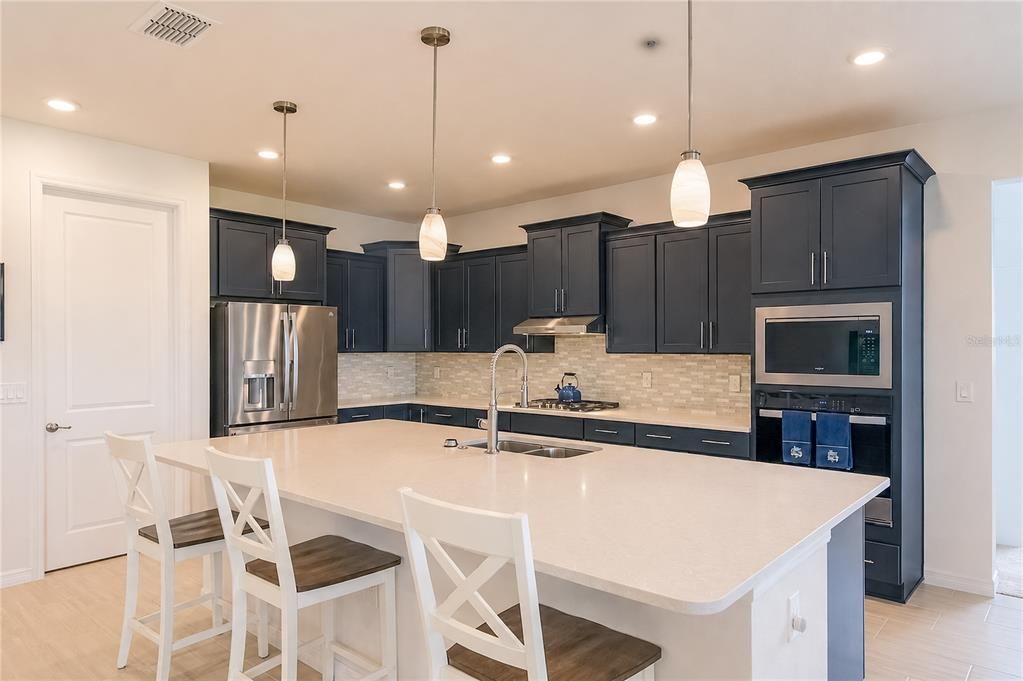 For Sale: $569,000 (5 beds, 4 baths, 3191 Square Feet)
