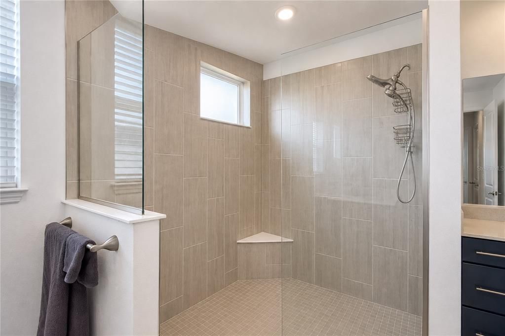 For Sale: $569,000 (5 beds, 4 baths, 3191 Square Feet)