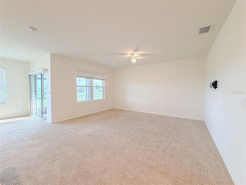 For Rent: $1,900 (3 beds, 2 baths, 1690 Square Feet)