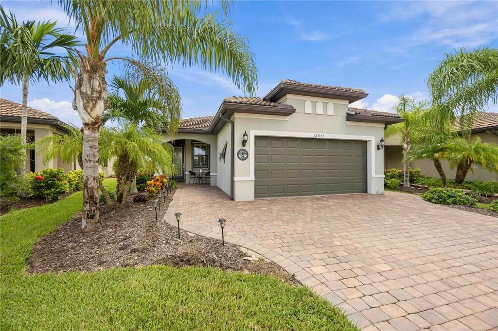 Active With Contract: $389,000 (2 beds, 2 baths, 1436 Square Feet)