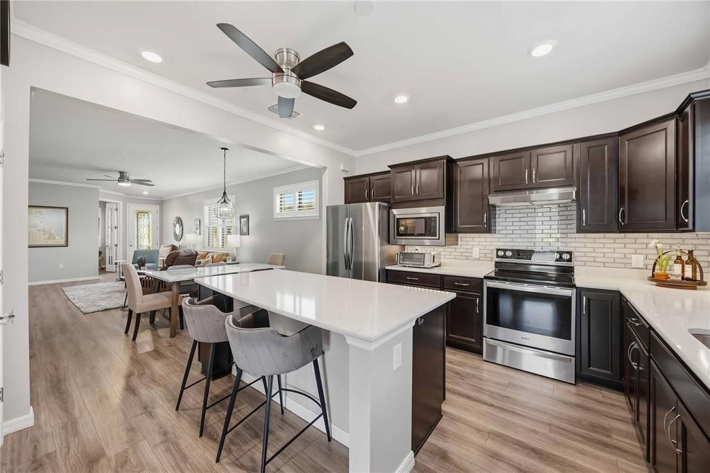 Active With Contract: $389,000 (2 beds, 2 baths, 1436 Square Feet)